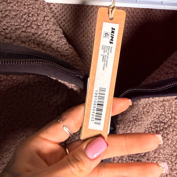 SOLDOUT SKIMS Chocolate and Black Fleece Jacket - Picture 4 of 8